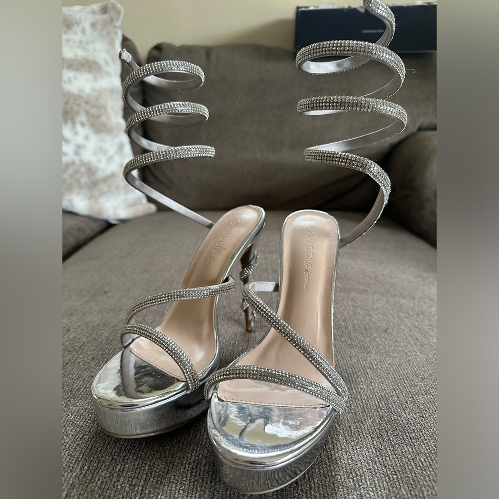 Women’s Wild Diva Rhinestone Spiral Ankle Strap High Heel Size 8
